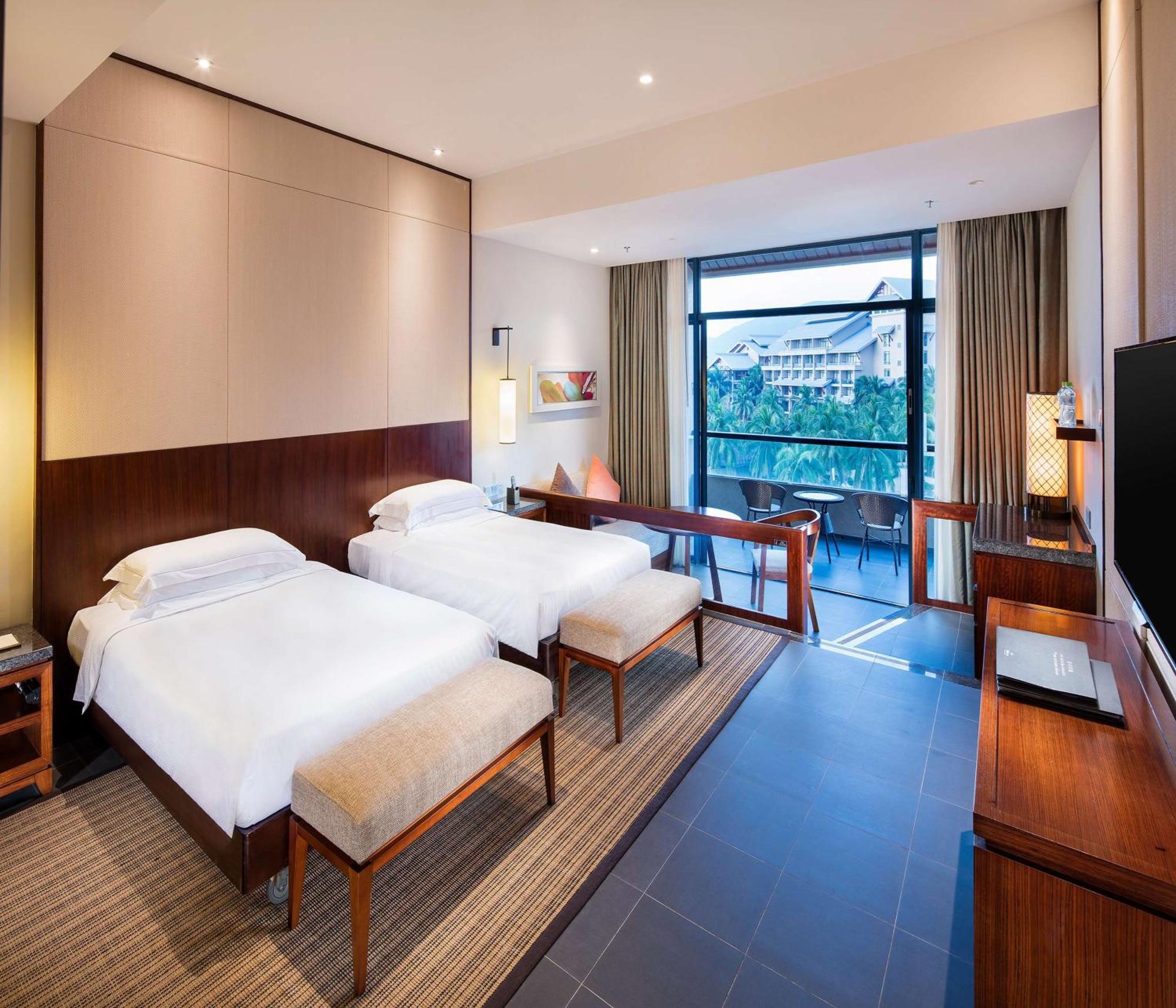 Hilton Sanya Yalong Bay Resort & Spa Exterior photo
